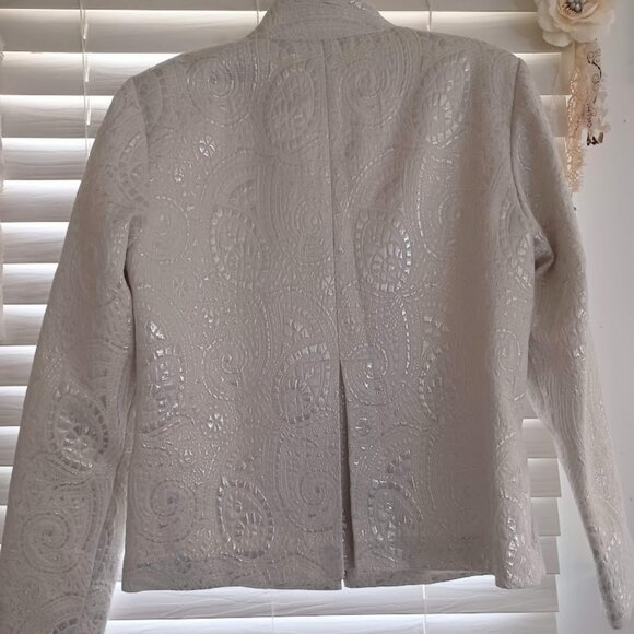 Chico’s Women’s 0 4/6 Metallic Paisley Brocade Moto Jacket Silver Ivory Pockets - Picture 8 of 8